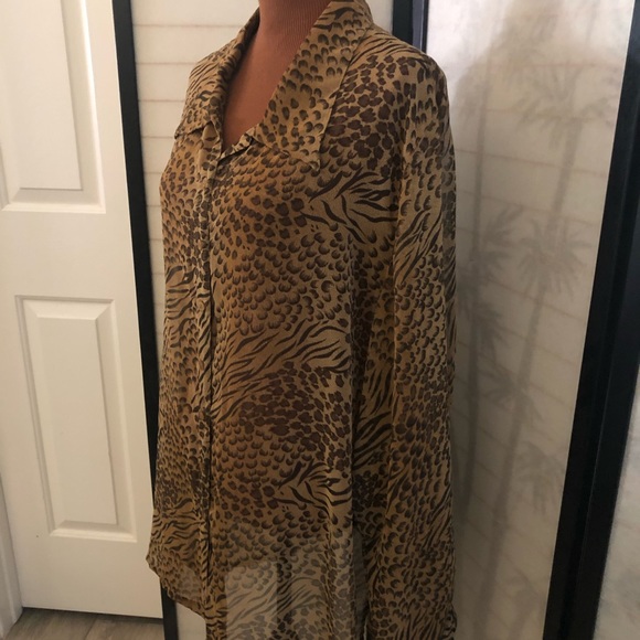 American Angel Long Sleeve Button Front Animal Print Plus Size 3x Tan Brown NWOT - Picture 2 of 14